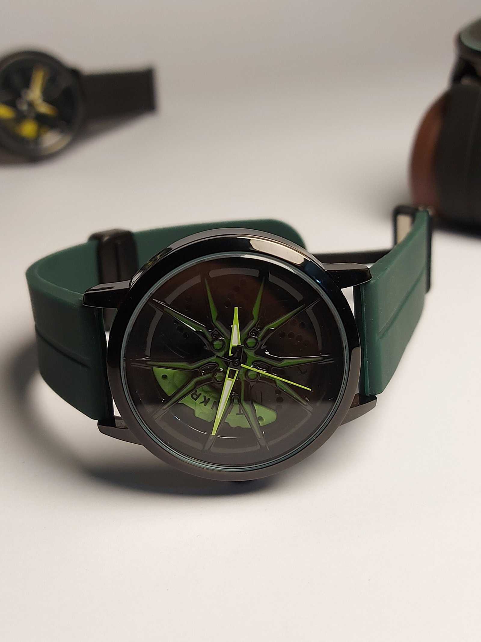 Modern Round Dial Watch with Car Wheel Pattern Face, Silicone Strap, Available in Brown, Blue, Green Colours - Image 3