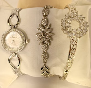 Elegant True Worth Women's Quartz Watch with Crystal-Studded Bracelet Set