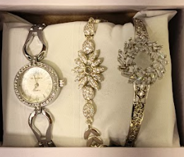 Elegant True Worth Women's Quartz Watch with Crystal-Studded Bracelet Set - Image 3